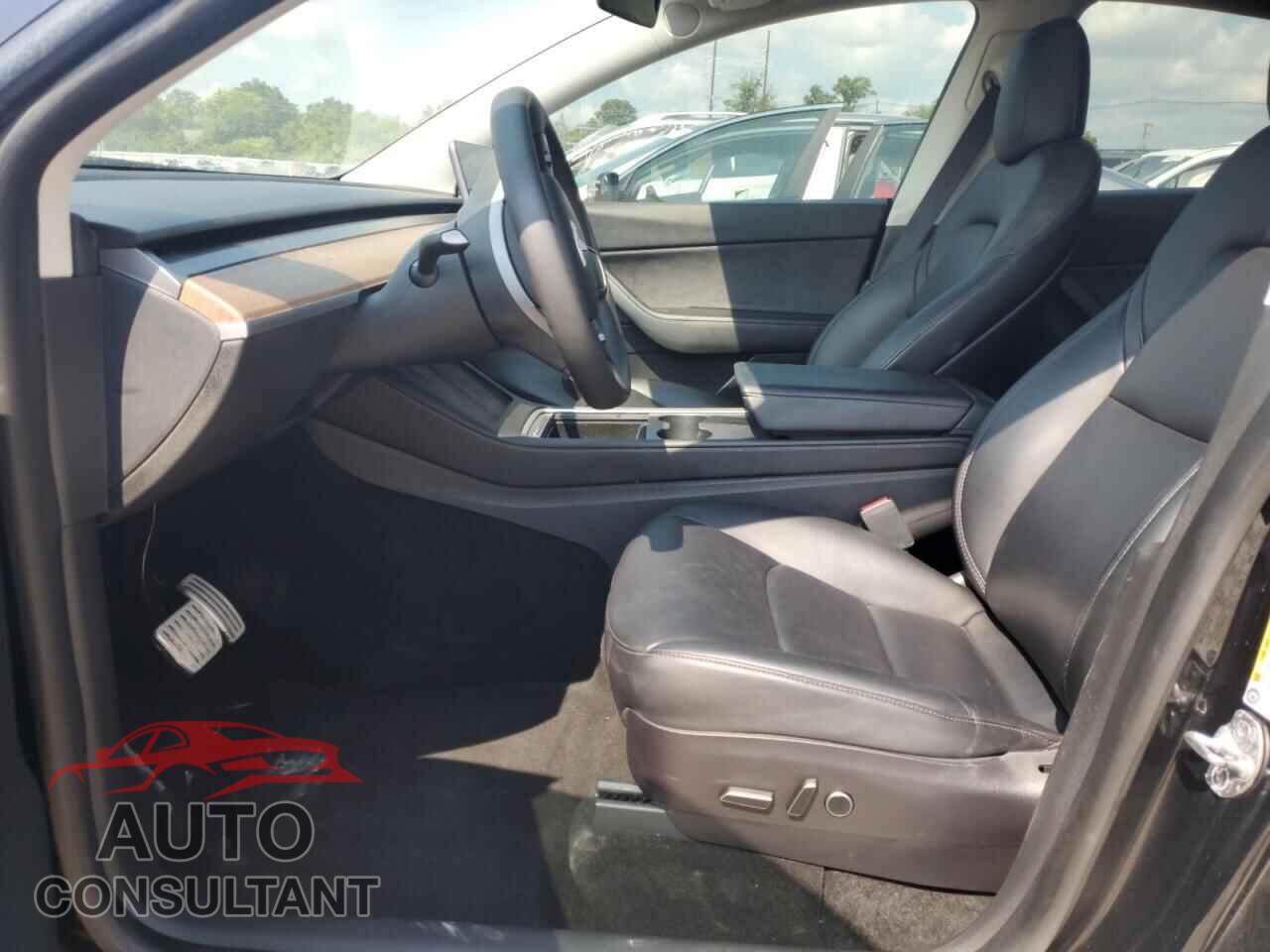 TESLA MODEL Y 2022 - 7SAYGDEF5NF382511