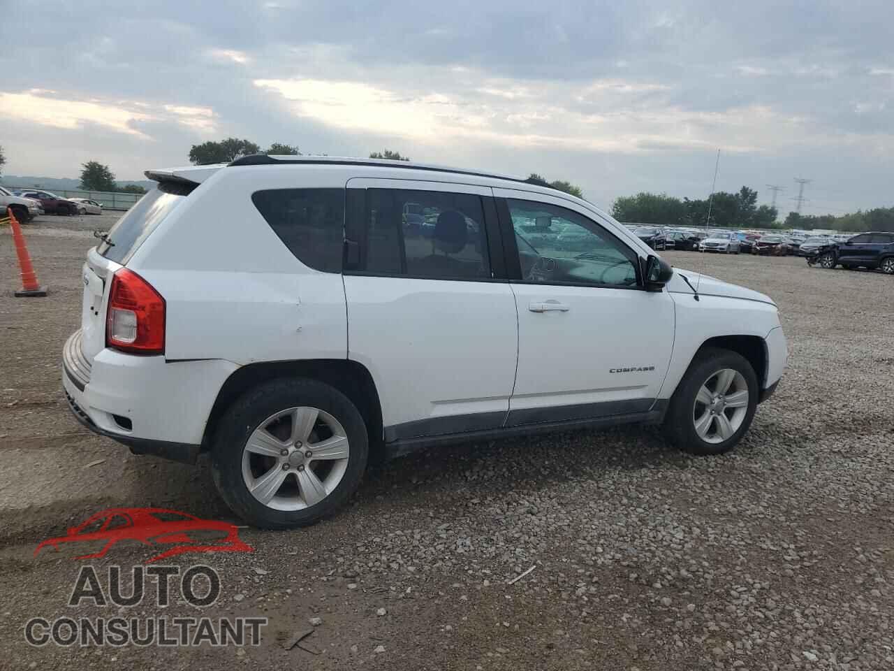 JEEP COMPASS 2011 - 1J4NT1FA5BD290521