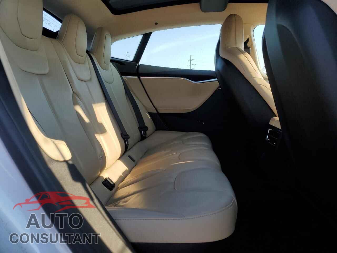 TESLA MODEL S 2015 - 5YJSA1S24FF086174