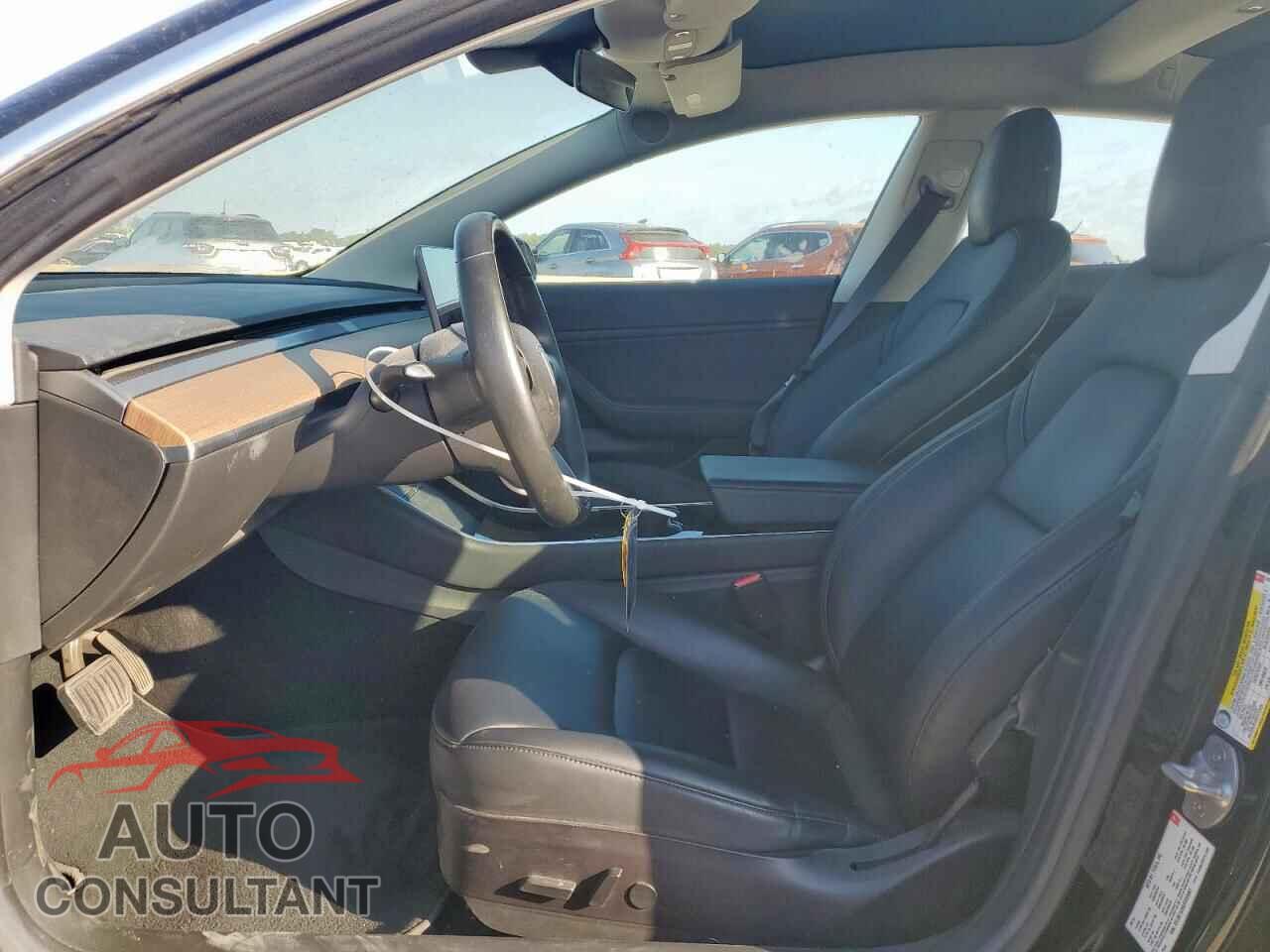 TESLA MODEL 3 2018 - 5YJ3E1EA9JF033667
