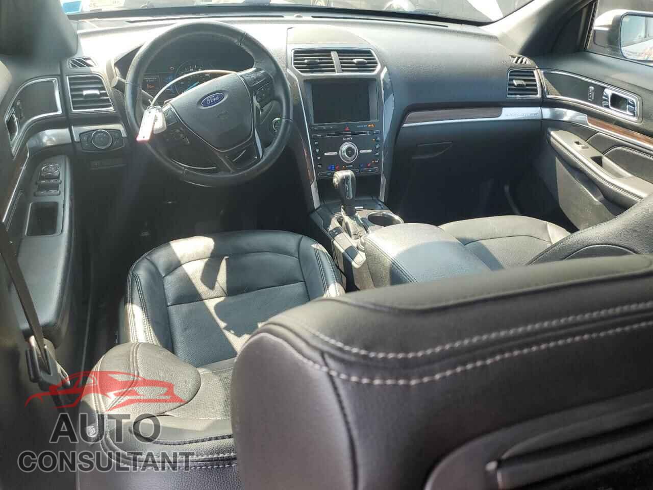 FORD EXPLORER 2018 - 1FM5K8FHXJGB49015