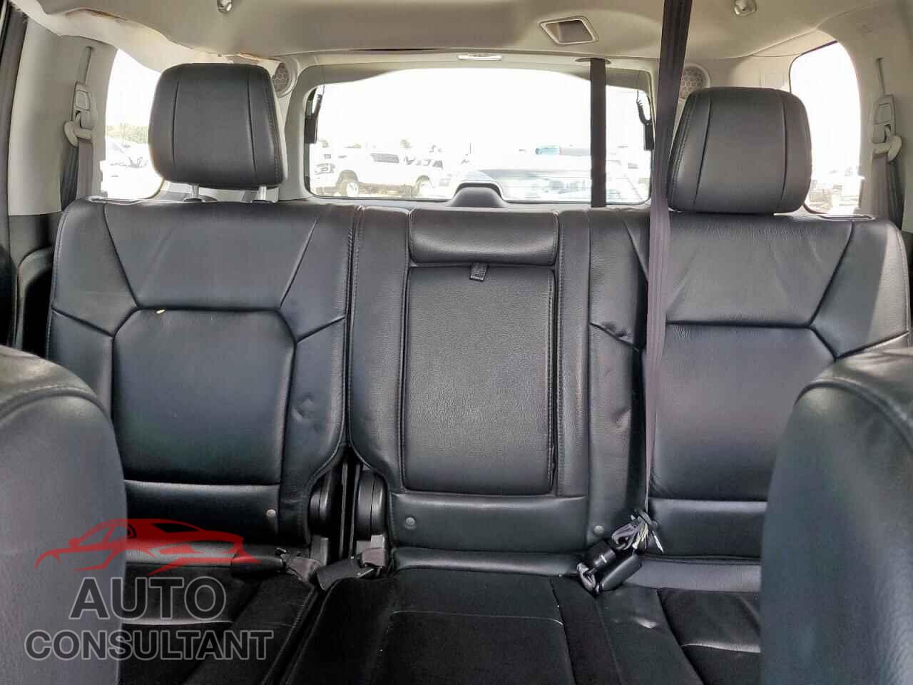 HONDA PILOT 2015 - 5FNYF3H91FB026333