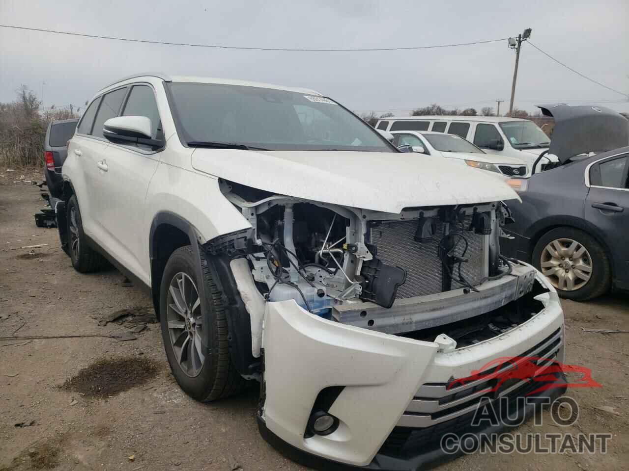 TOYOTA HIGHLANDER 2019 - 5TDJZRFH3KS743909