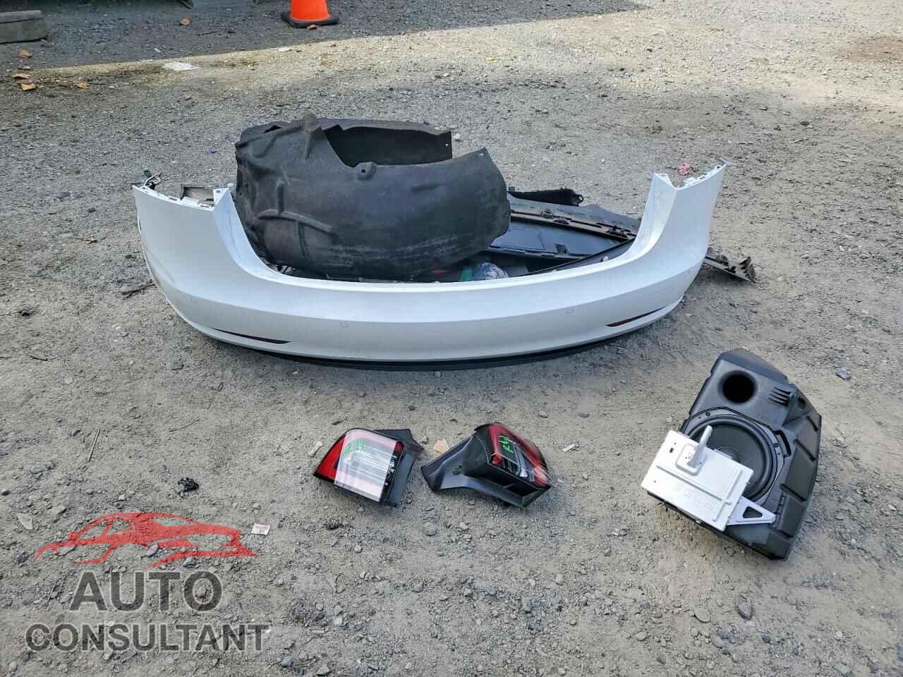 TESLA MODEL 3 2021 - 5YJ3E1EB5MF044095