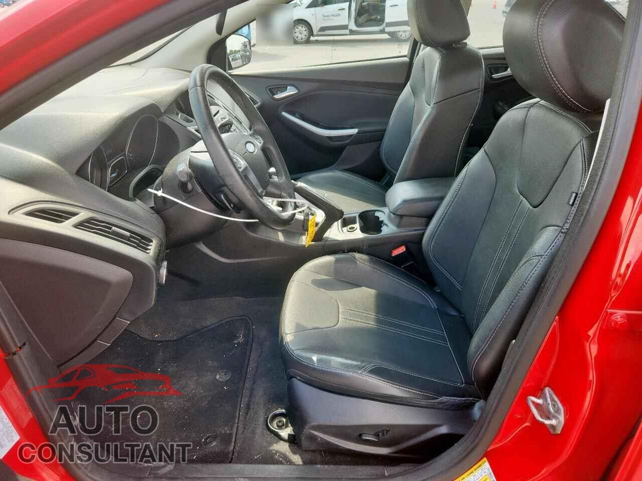 FORD FOCUS 2014 - 1FADP3K2XEL151016