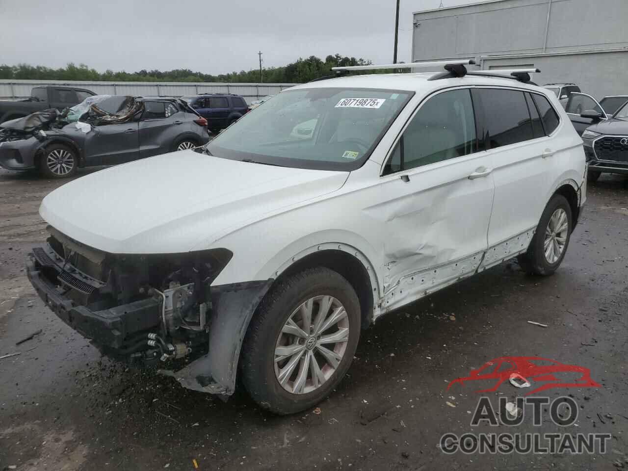 VOLKSWAGEN TIGUAN 2018 - 3VV3B7AX1JM090285
