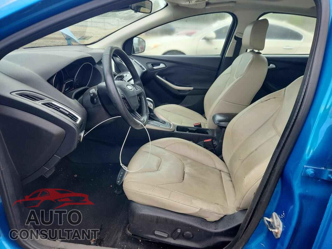 FORD FOCUS 2017 - 1FADP3J23HL205312