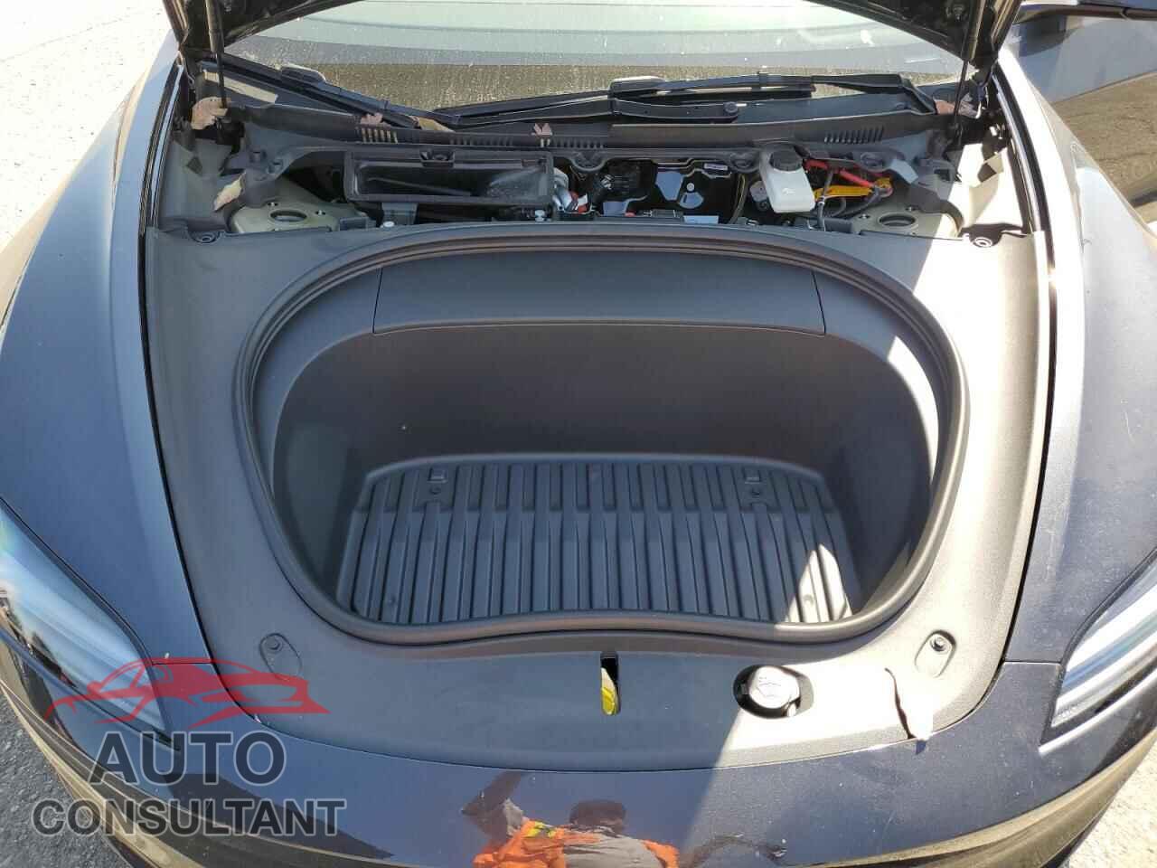 TESLA MODEL 3 2024 - 5YJ3E1EA4RF784672