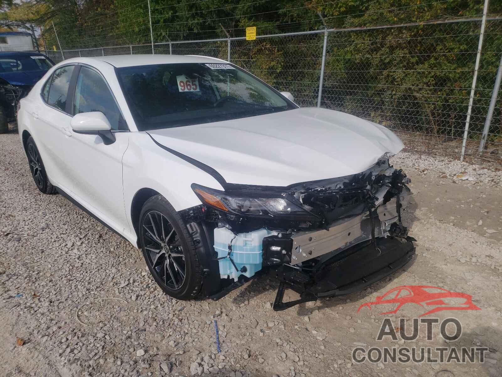 TOYOTA CAMRY 2021 - 4T1G11AK5MU481309