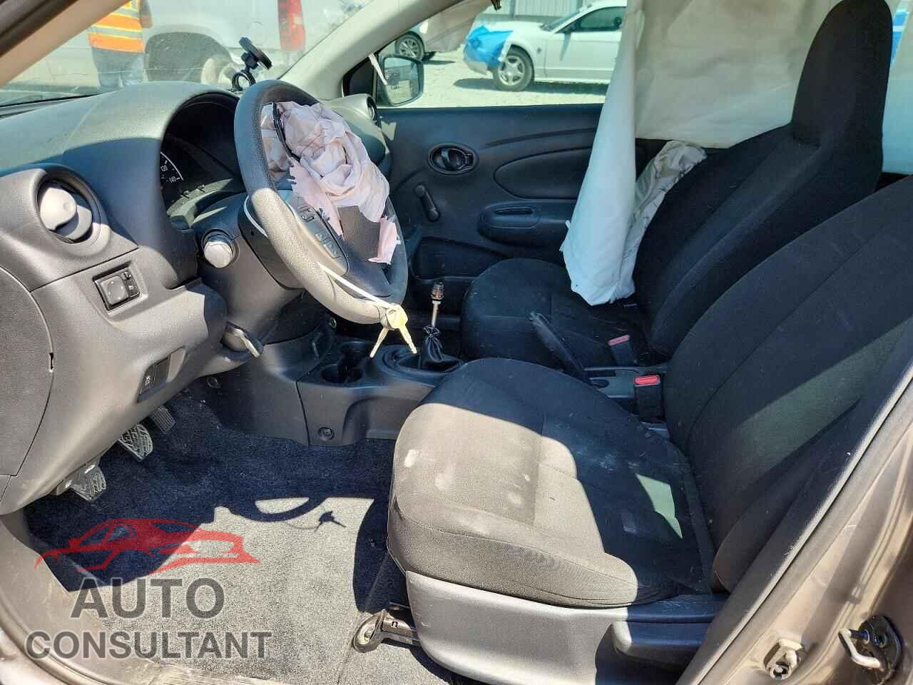 NISSAN VERSA 2017 - 3N1CN7AP3HL901612