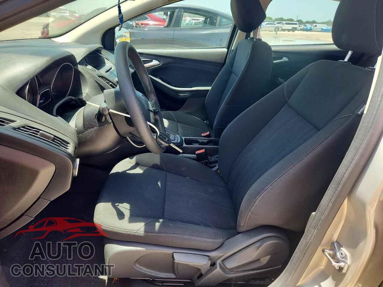 FORD FOCUS 2016 - 1FADP3F28GL402502