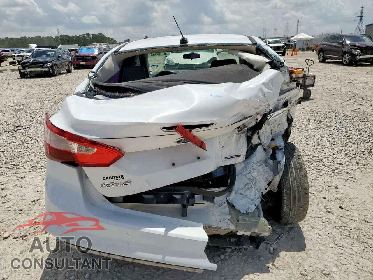 FORD FOCUS 2013 - 1FADP3E27DL331256