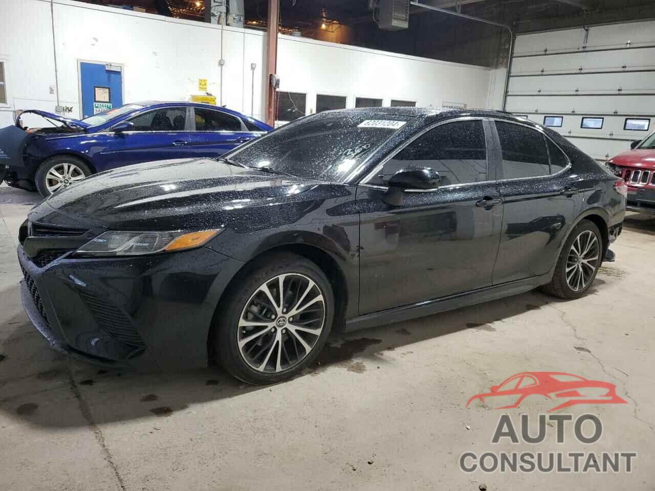 TOYOTA CAMRY 2018 - 4T1B11HK8JU669561