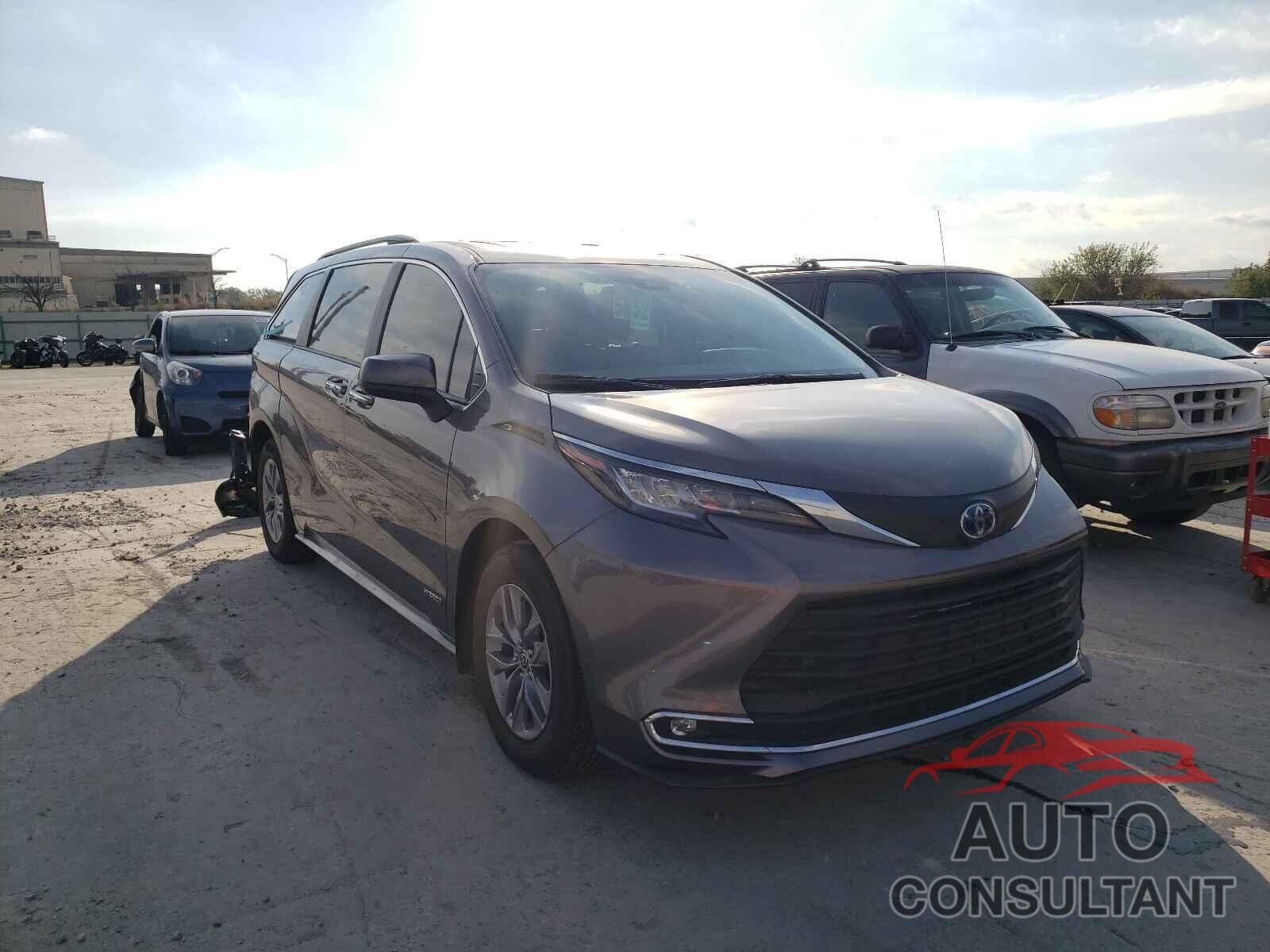 TOYOTA SIENNA 2021 - 5TDYRKEC1MS071461