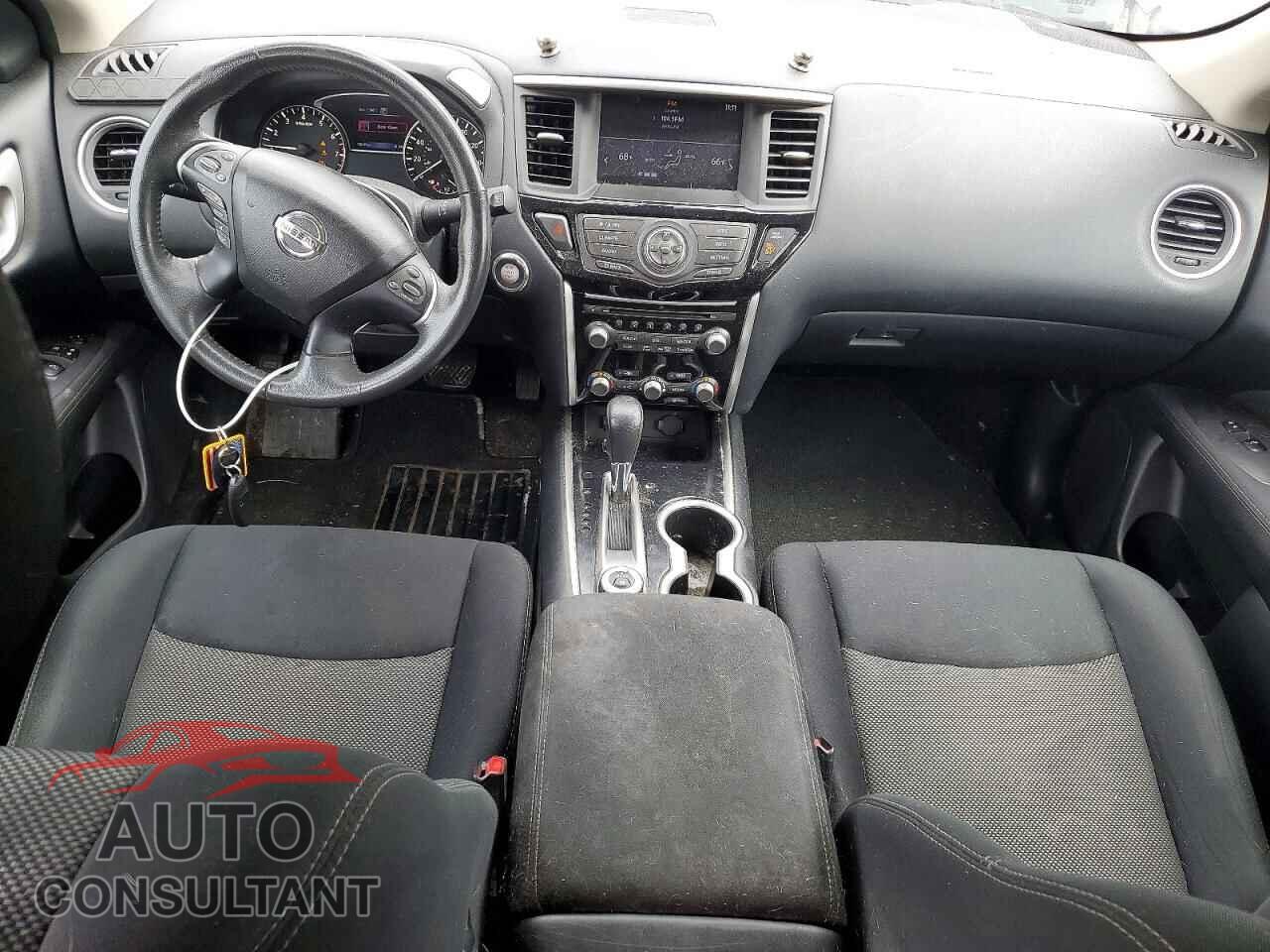 NISSAN PATHFINDER 2017 - 5N1DR2MM1HC650221
