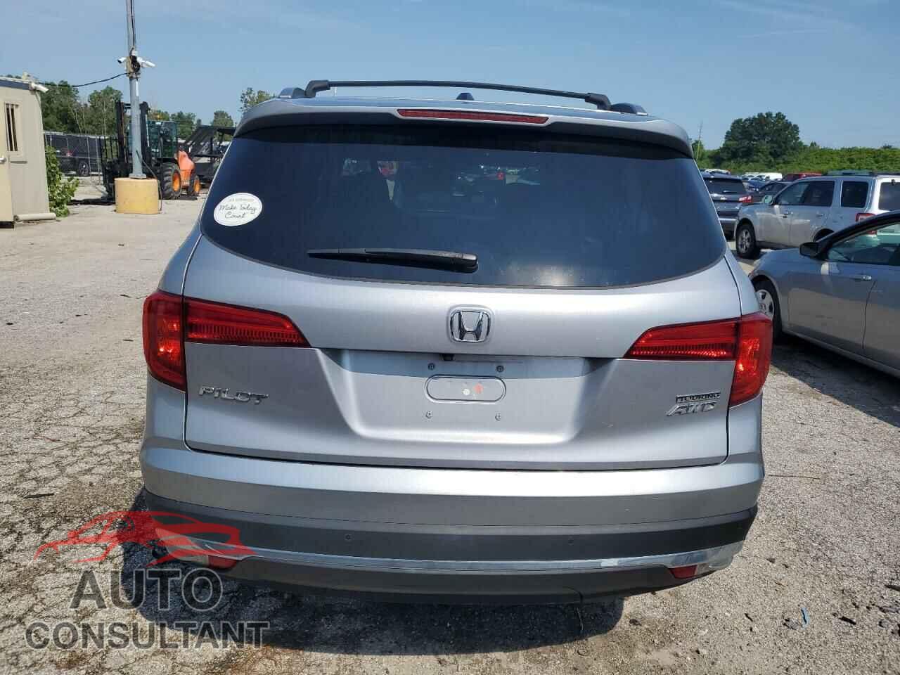 HONDA PILOT 2017 - 5FNYF6H93HB058835