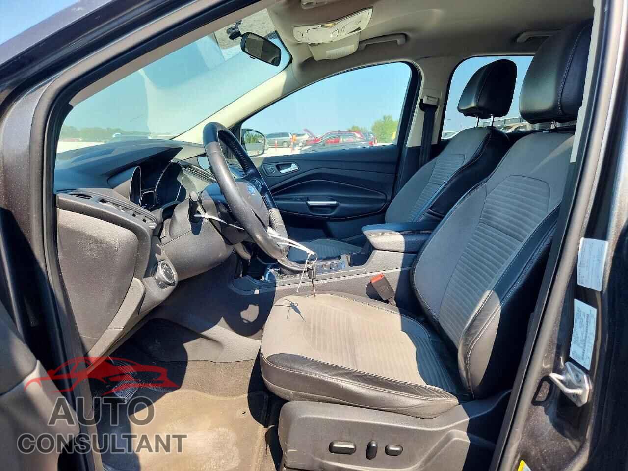 FORD ESCAPE 2017 - 1FMCU9GD0HUB47014