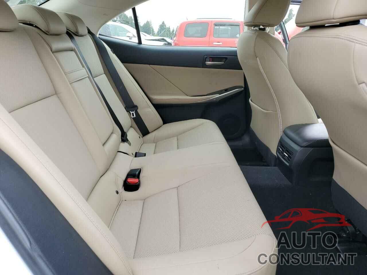 LEXUS IS 2018 - JTHC81D26J5031571