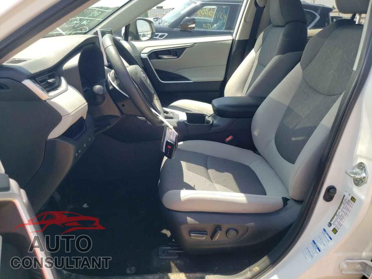 TOYOTA RAV4 2023 - 2T3P1RFV4PC330704