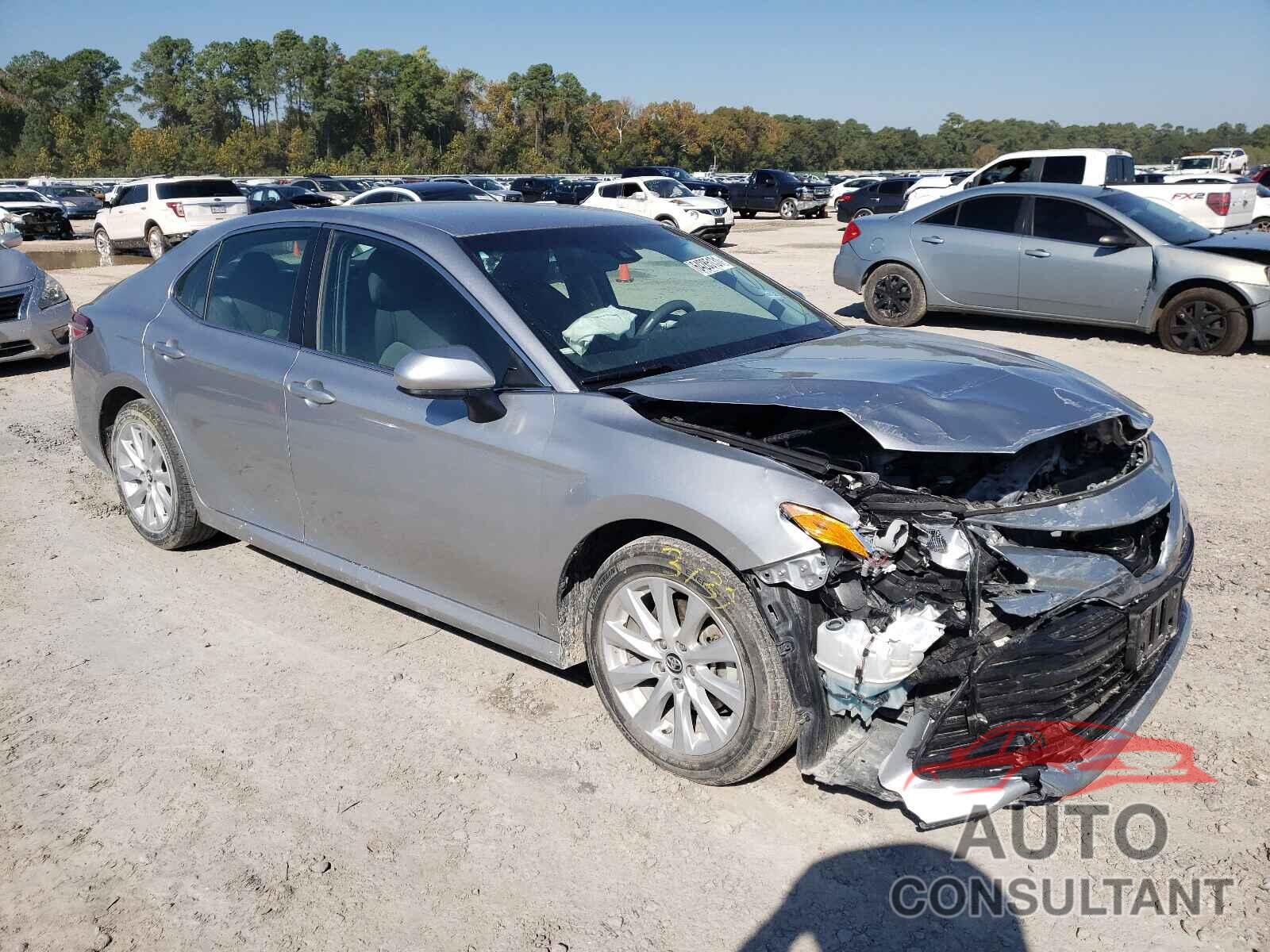 TOYOTA CAMRY 2018 - 4T1B11HK4JU667886