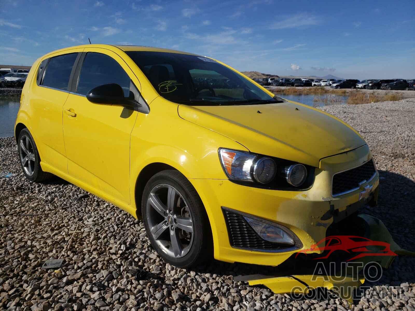 CHEVROLET SONIC 2016 - 1G1JH6SB6G4129449