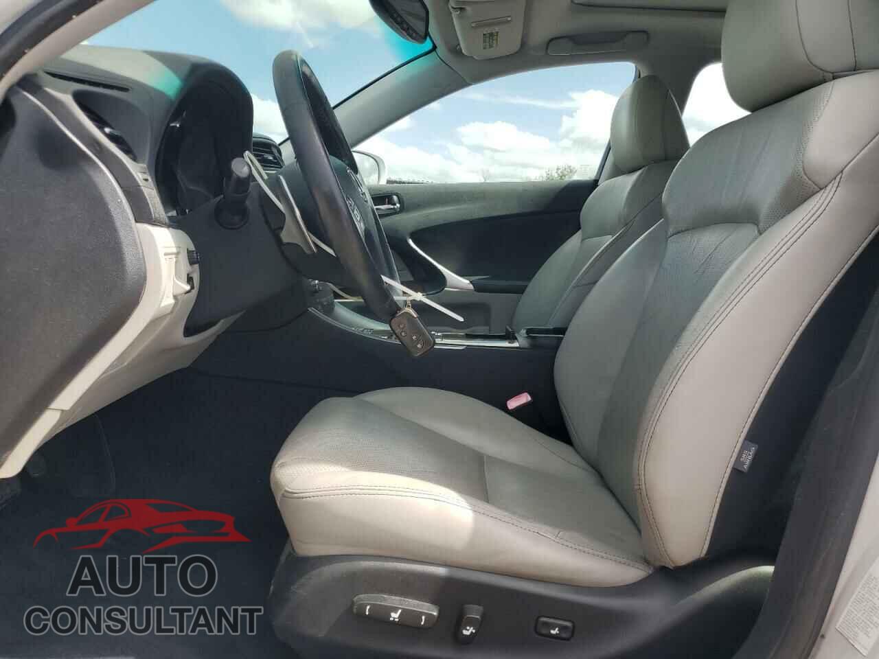 LEXUS IS 2010 - JTHBF5C26A5125301