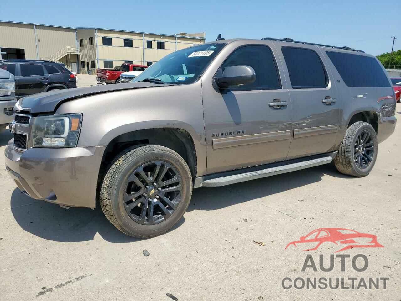 CHEVROLET SUBURBAN 2013 - 1GNSCJE07DR302490