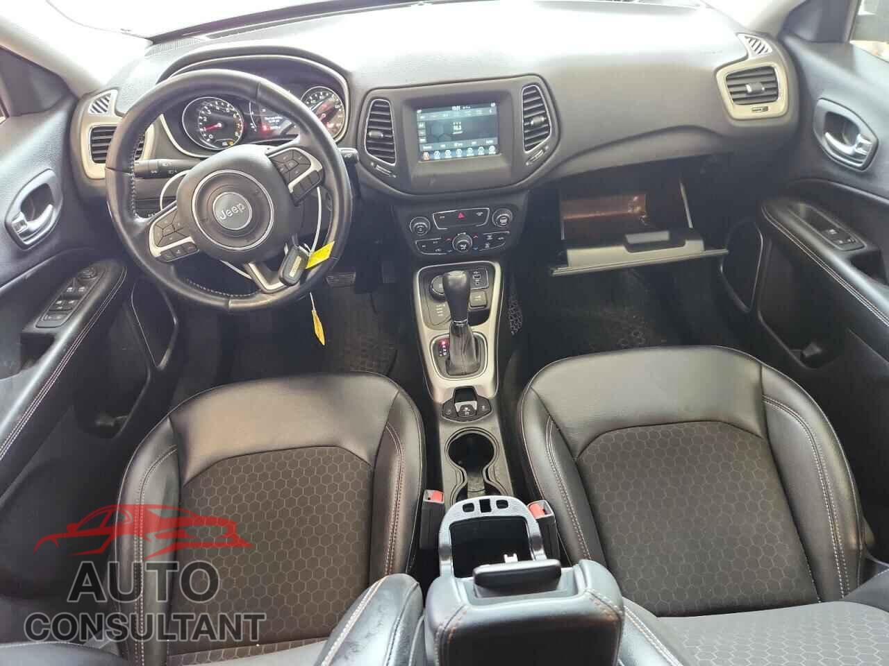 JEEP COMPASS 2020 - 3C4NJDBB8LT150096
