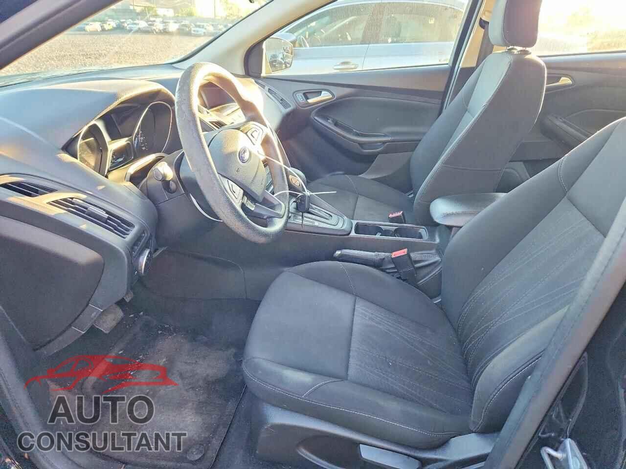 FORD FOCUS 2017 - 1FADP3F28HL242512