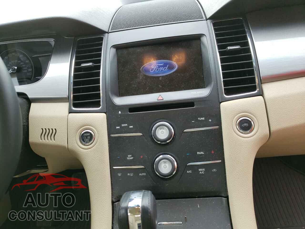 FORD TAURUS 2018 - 1FAHP2E86JG104077