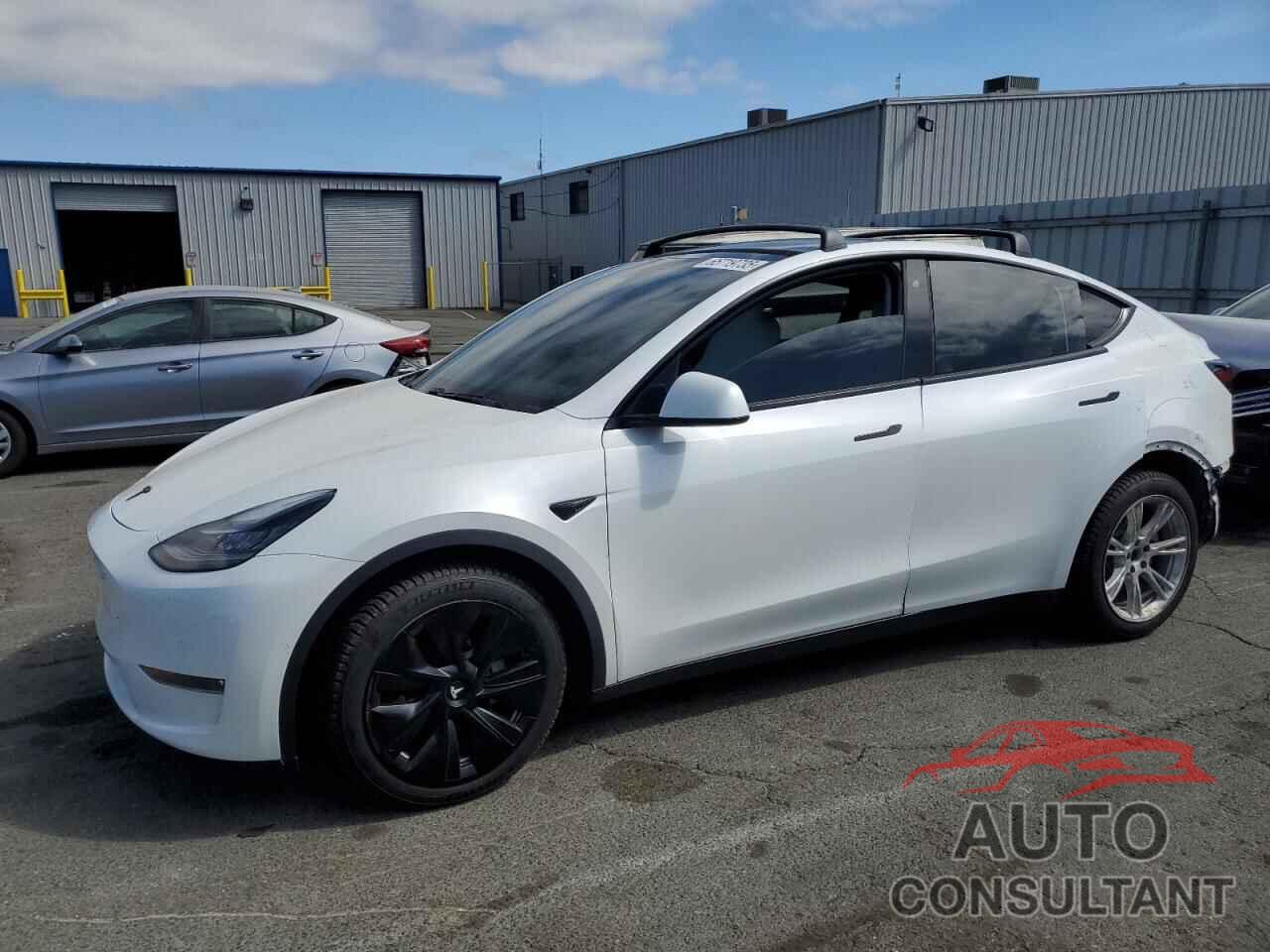 TESLA MODEL Y 2021 - 5YJYGDEE3MF063174