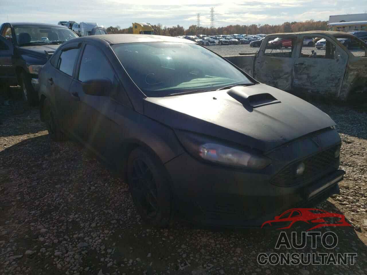 FORD FOCUS 2018 - 1FADP3E24JL238495