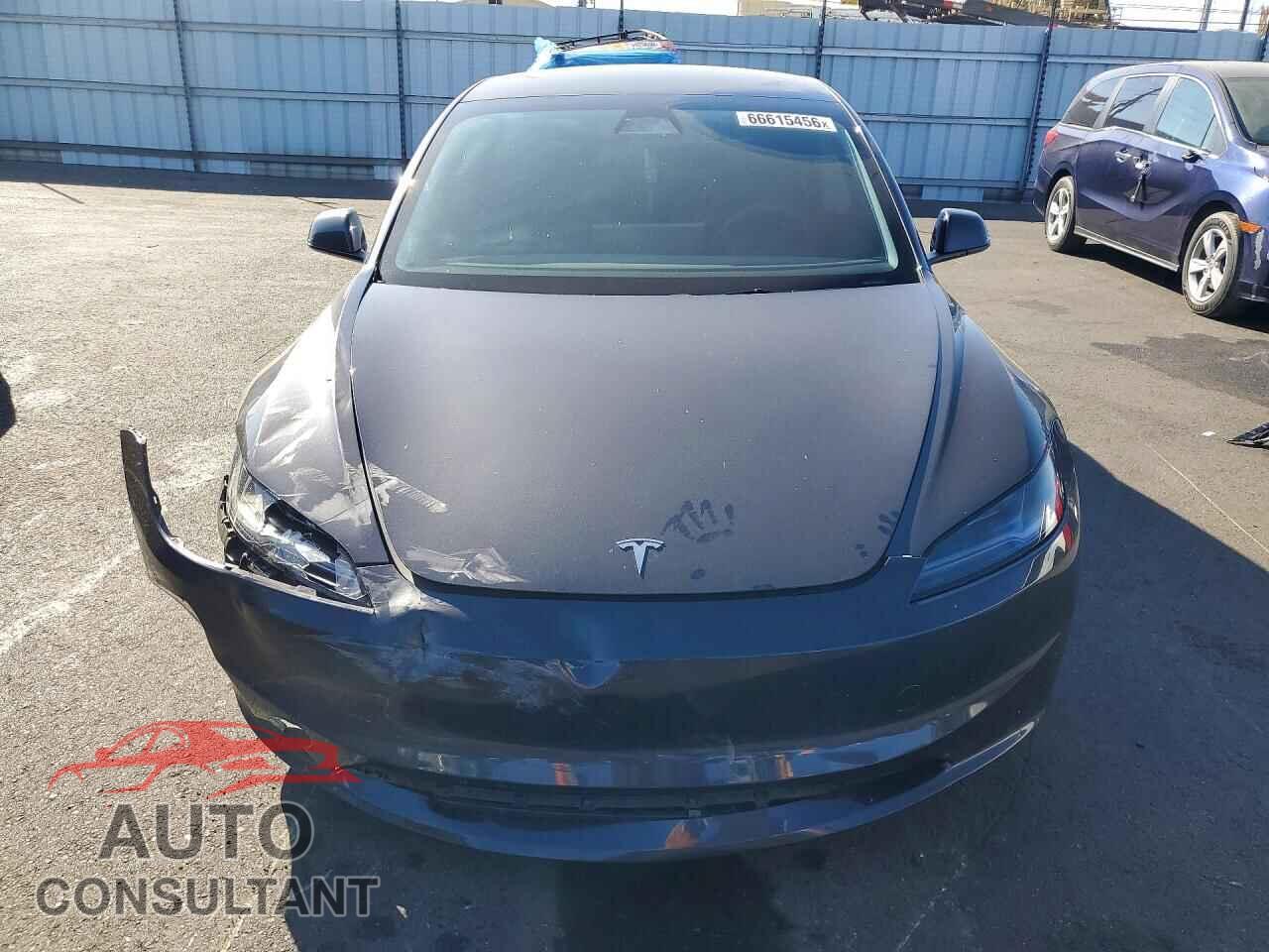 TESLA MODEL 3 2025 - 5YJ3E1EA8SF940301