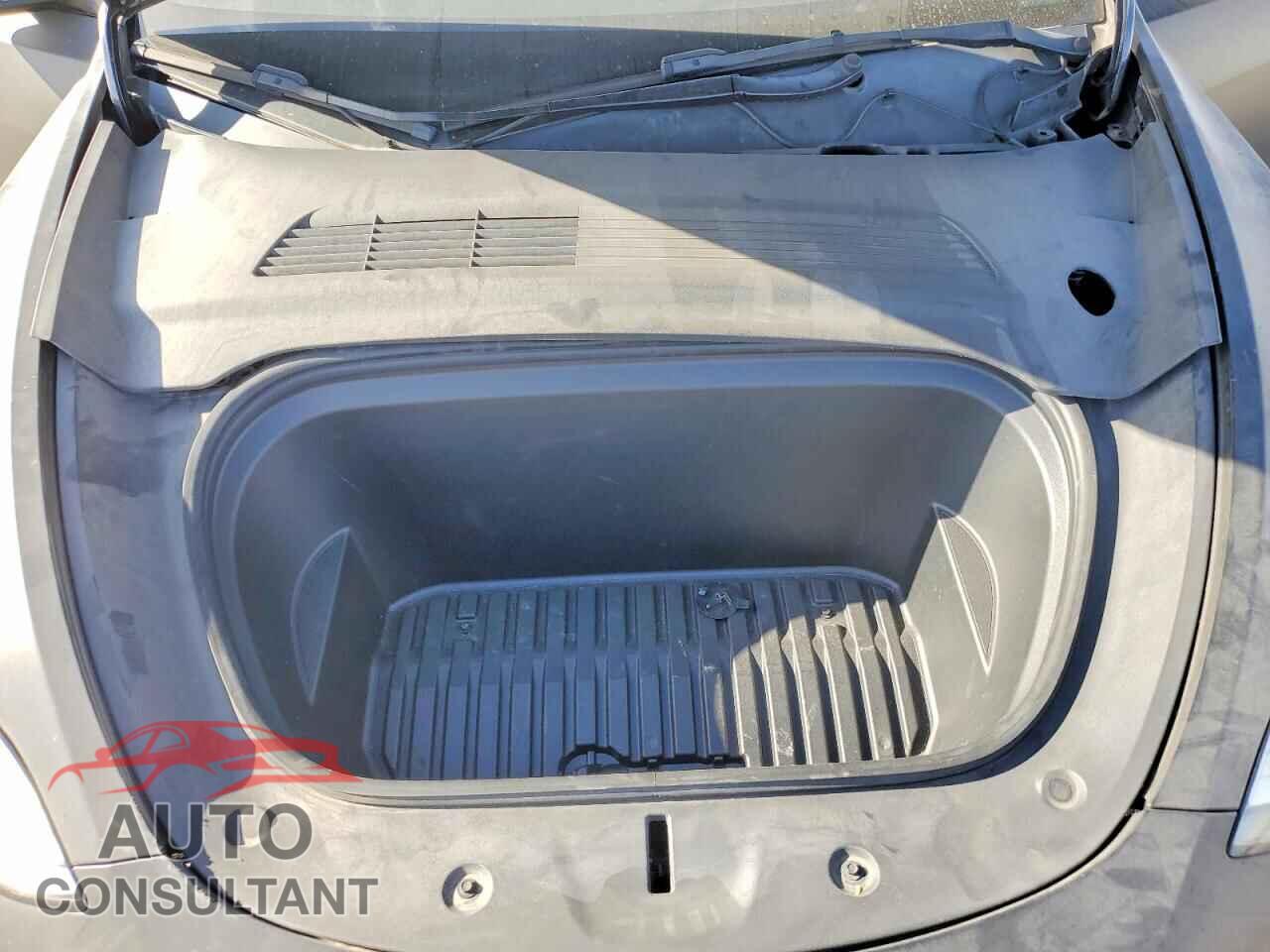 TESLA MODEL Y 2022 - 7SAYGDEE3NF348039