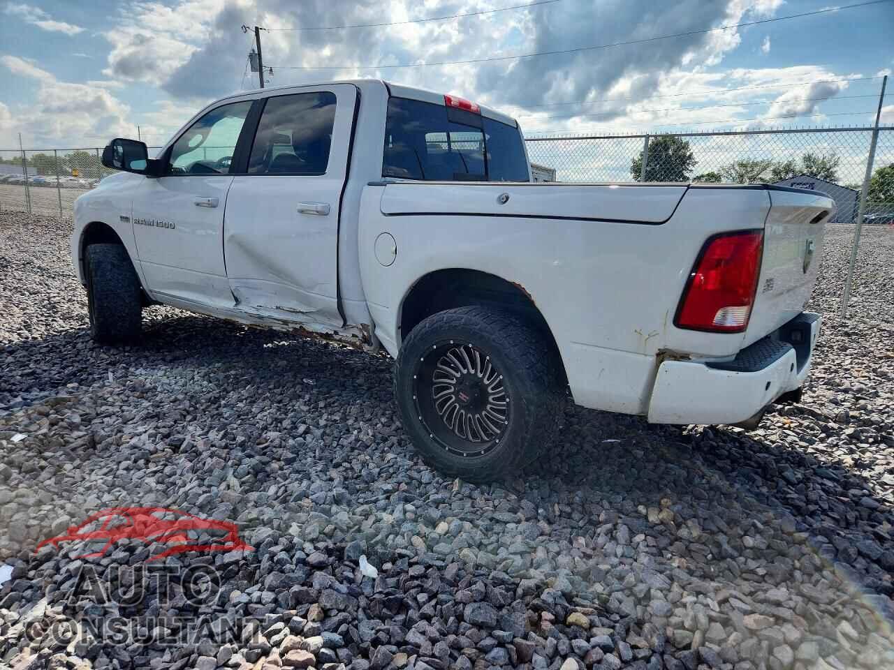 DODGE RAM 1500 2015 - 1C6RD7MT9CS131954