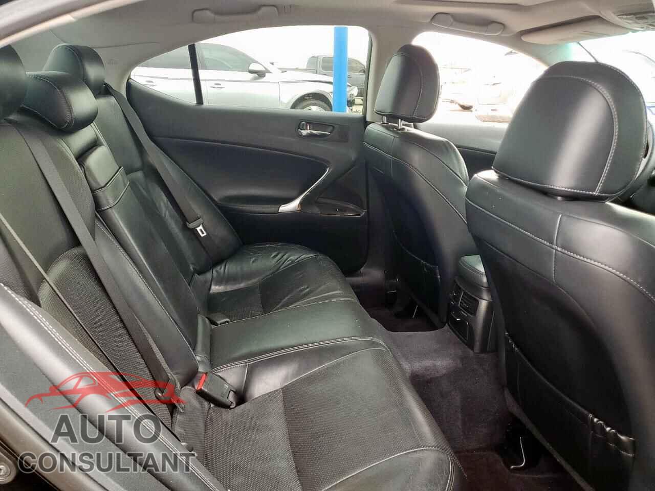 LEXUS IS 2012 - JTHBF5C24C5170448