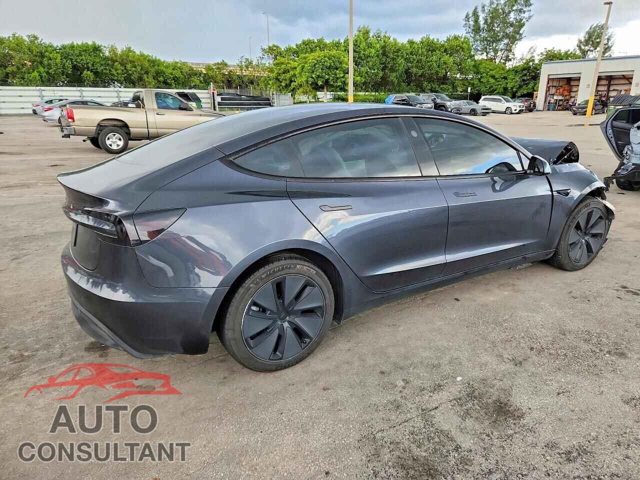 TESLA MODEL 3 2025 - 5YJ3E1EA7SF940337
