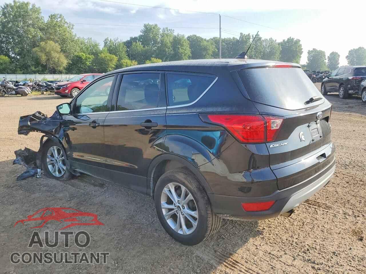 FORD ESCAPE 2019 - 1FMCU9GD4KUC00482