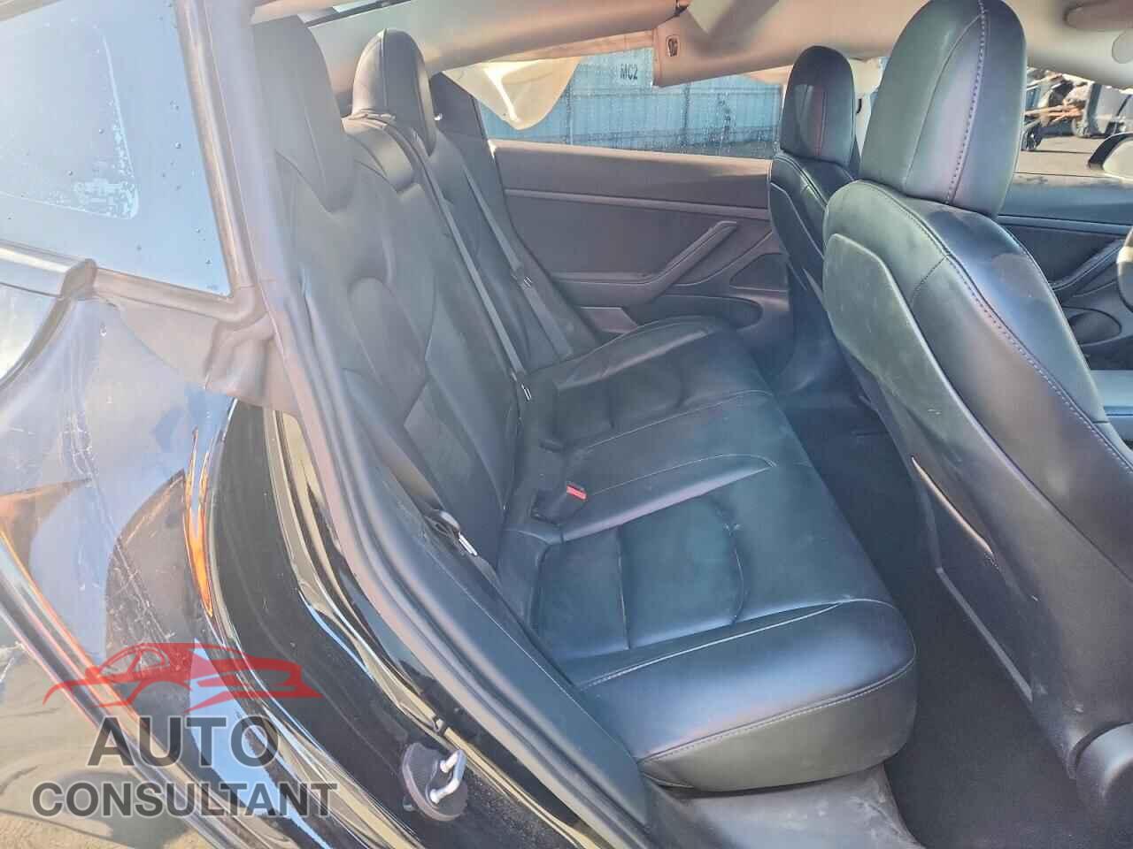 TESLA MODEL 3 2021 - 5YJ3E1EAXMF929478