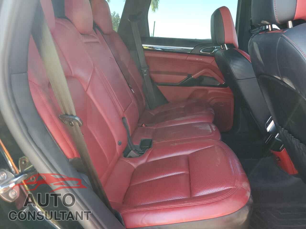 PORSCHE CAYENNE 2015 - WP1AF2A23FLA40979