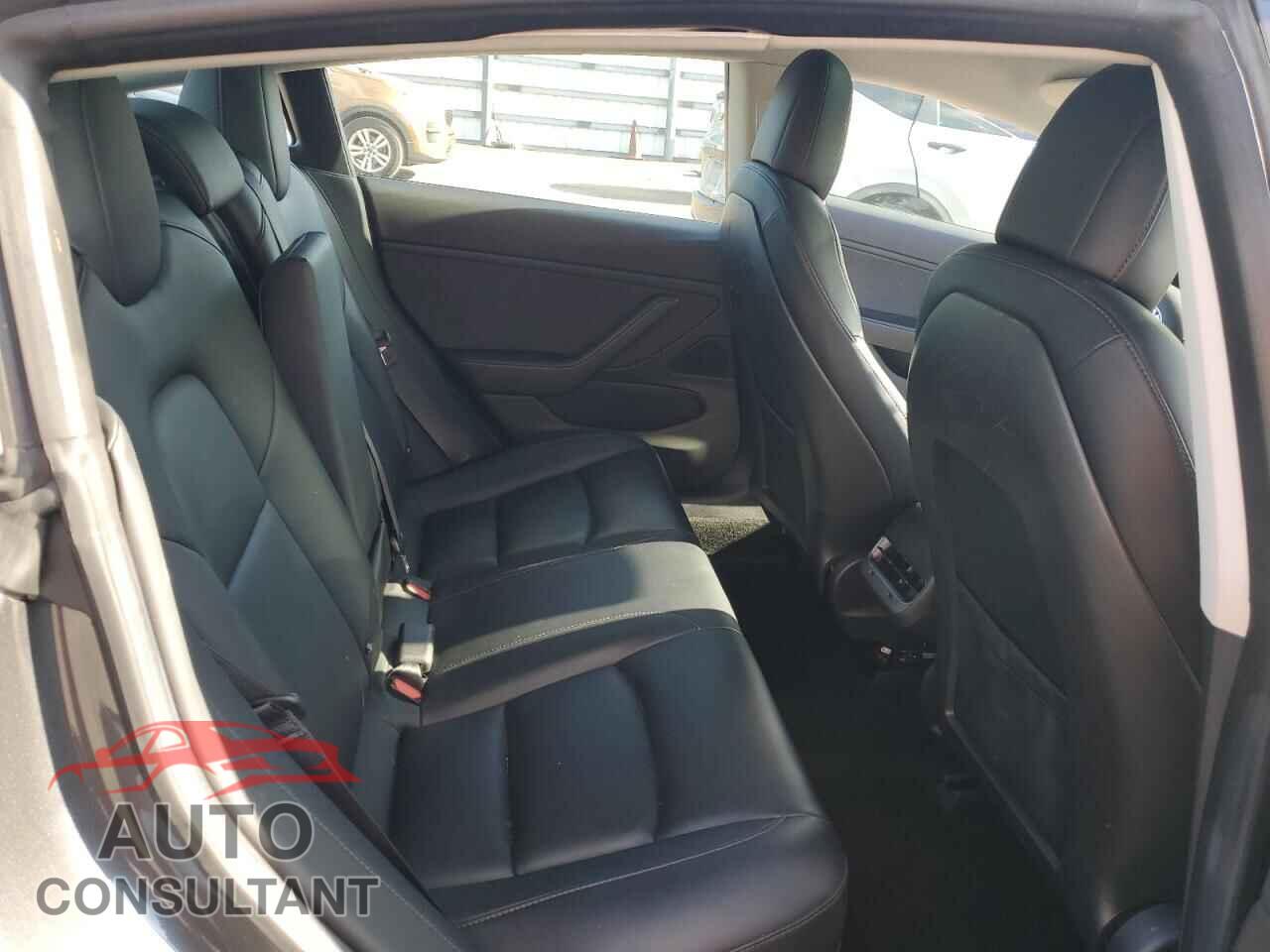 TESLA MODEL 3 2018 - 5YJ3E1EAXJF045407