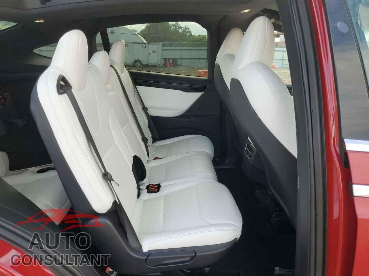TESLA MODEL X 2020 - 5YJXCAE28LF240098