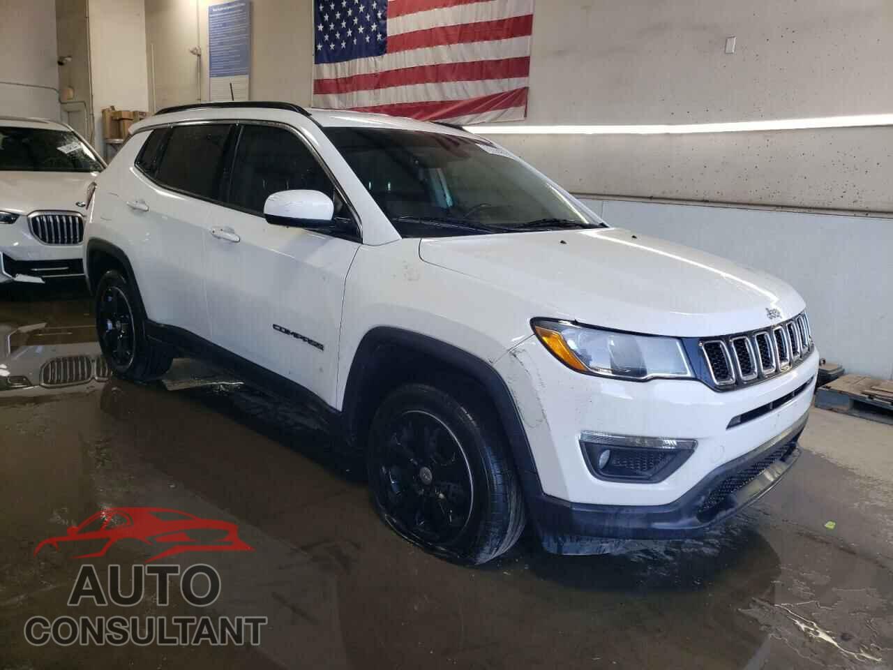 JEEP COMPASS 2018 - 3C4NJDBB8JT112428