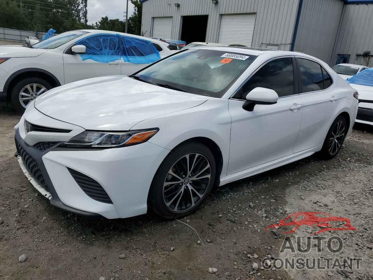 TOYOTA CAMRY 2018 - 4T1B11HK7JU052457