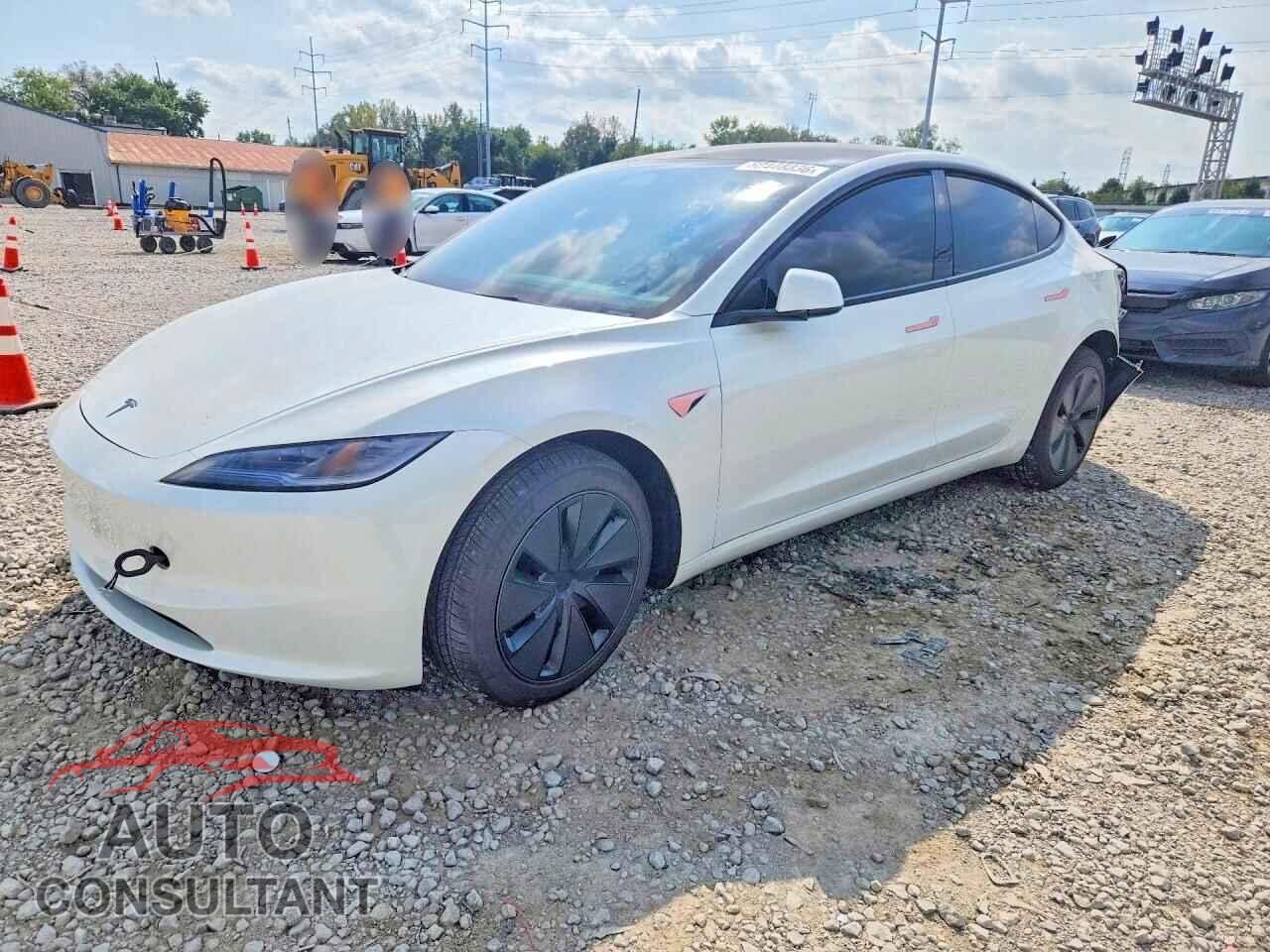 TESLA MODEL 3 2026 - 5YJ3E1EAXTF215638