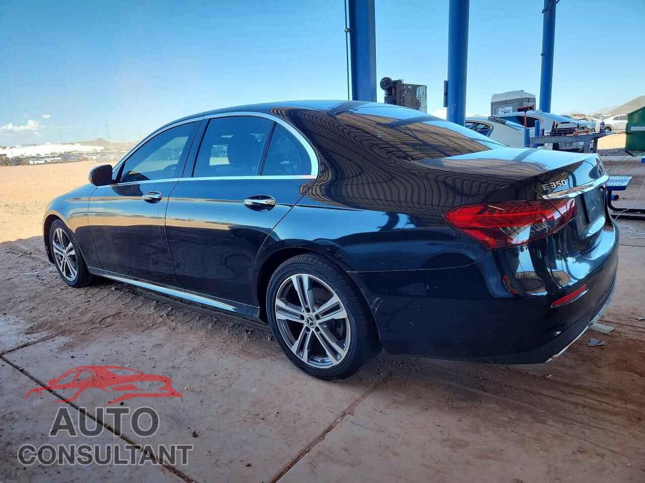 MERCEDES-BENZ E-CLASS 2022 - W1KZF8DB9NB044211