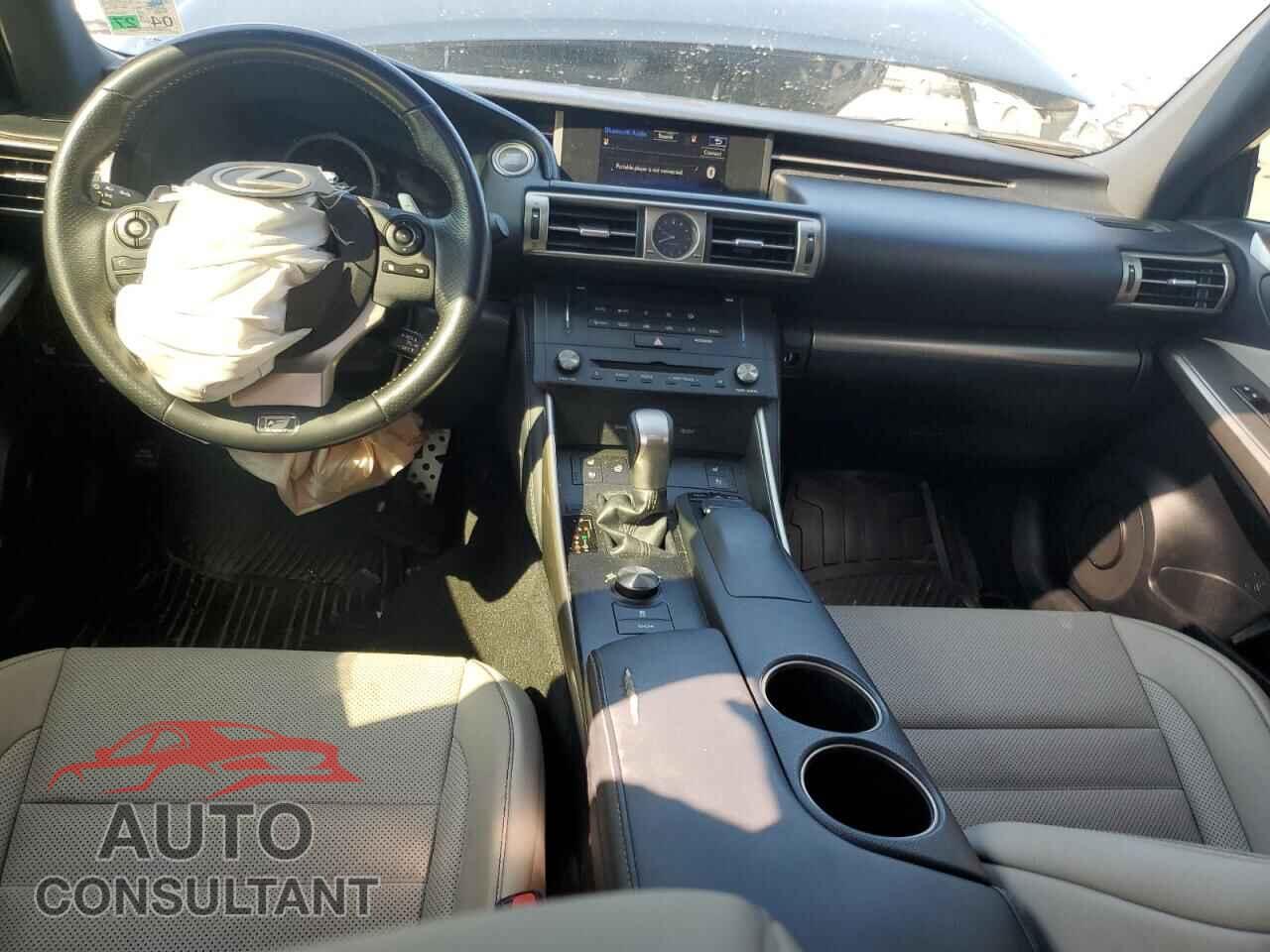 LEXUS IS 2015 - JTHCF1D21F5023911