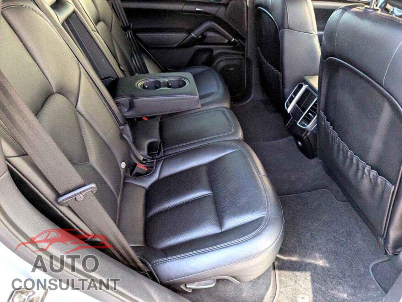 PORSCHE CAYENNE 2016 - WP1AB2A24GLA94076