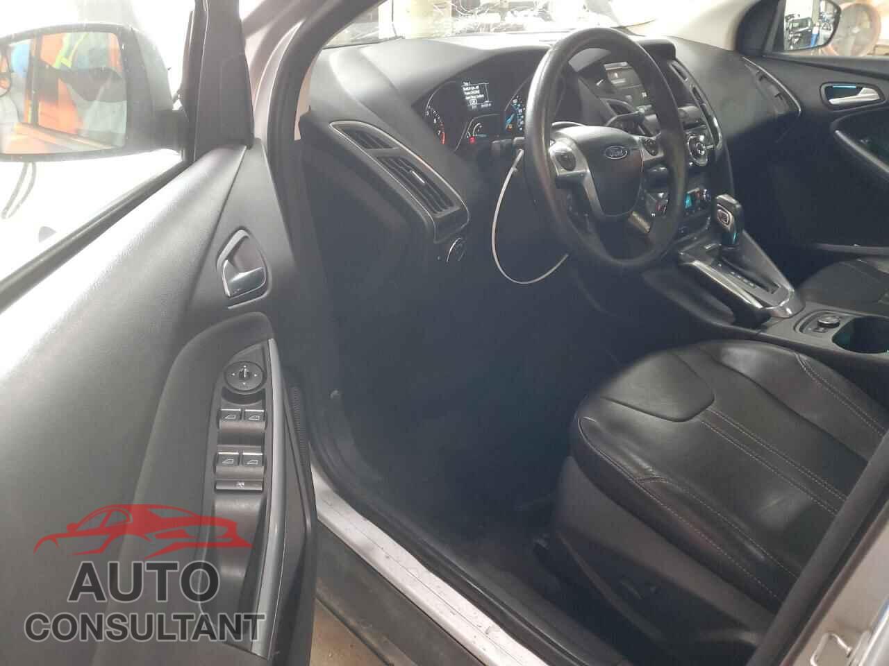 FORD FOCUS 2012 - 1FAHP3N21CL188465