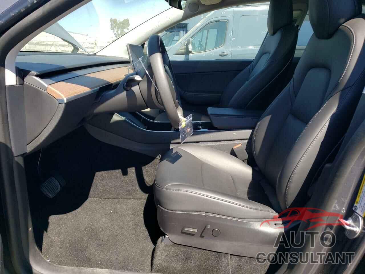 TESLA MODEL Y 2020 - 5YJYGDEE1LF024968